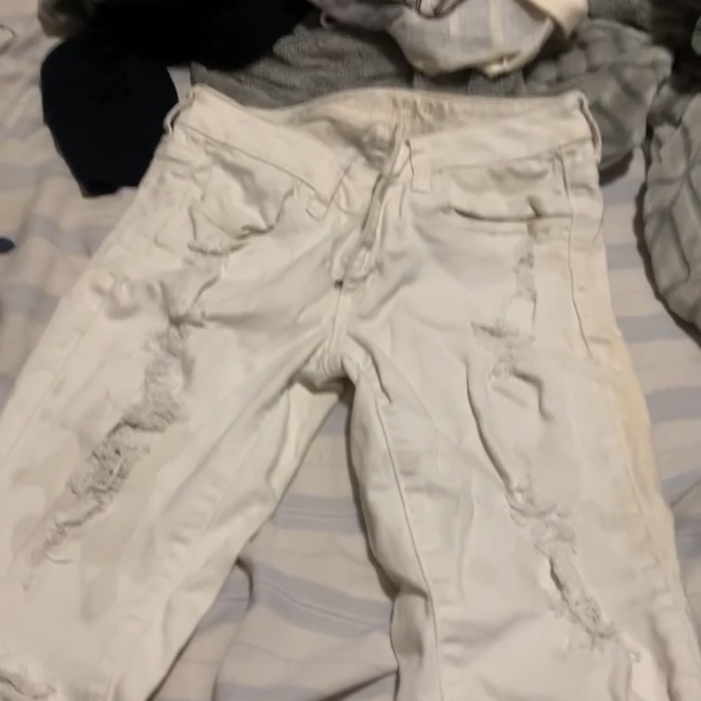 American Eagle Outfitters Ivory Ripped Jeans